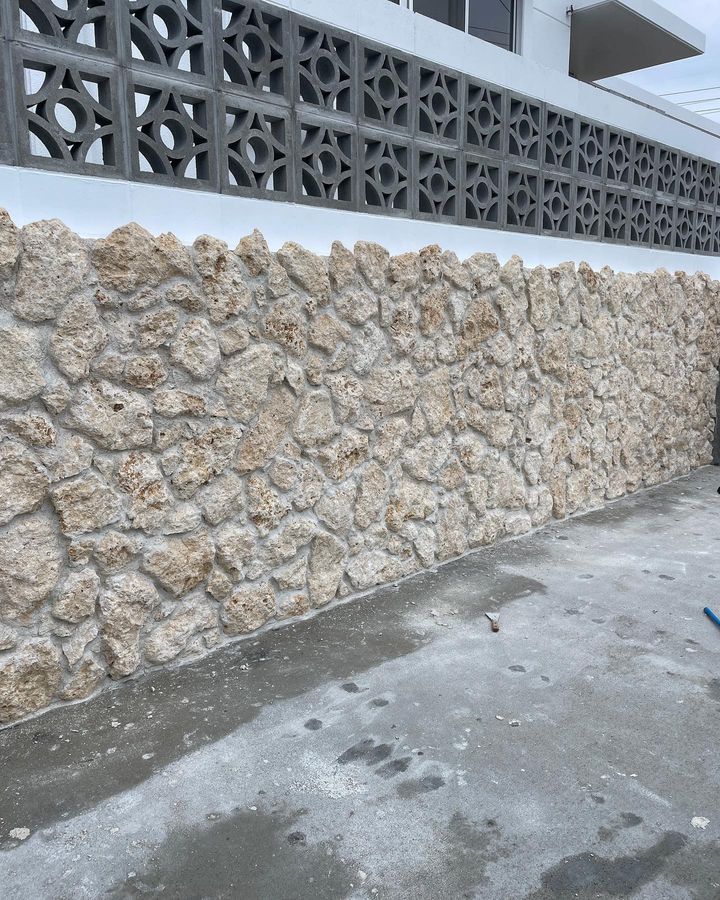 琉球石灰岩（乱貼り） – デザインウォール（外壁）